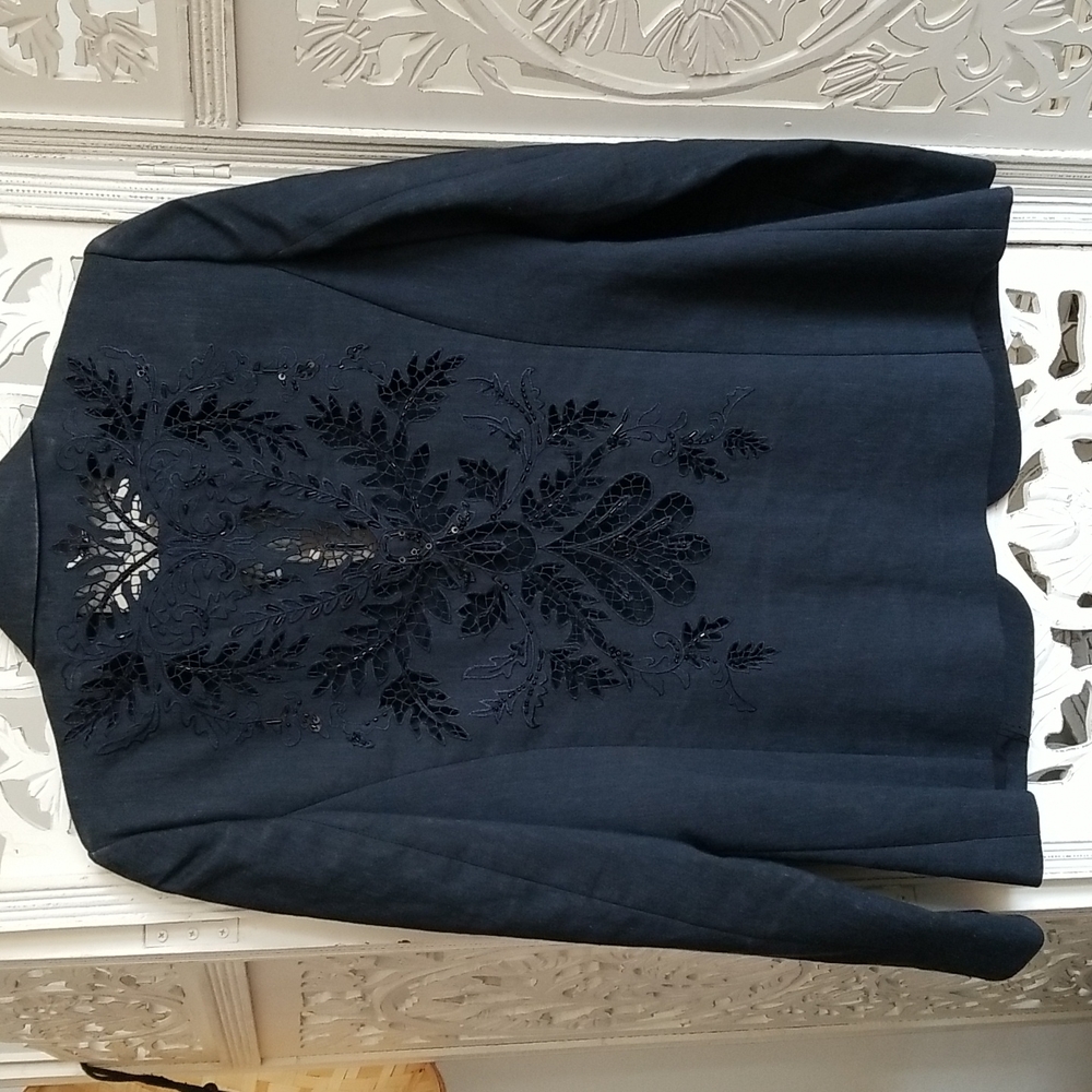 WORN ONCE Elie Tahari Sz 6 Cutout Beaded Back Blazer